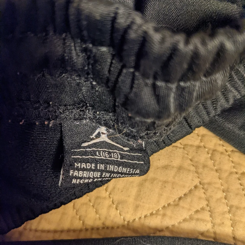 Jordan boys Large warm up pants - Picture 7 of 8
